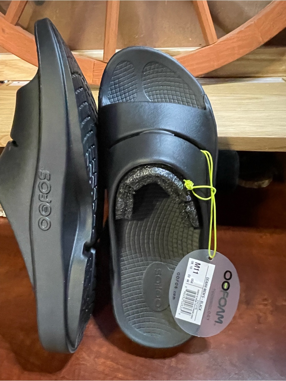 NWT Men’s Sz 11 / Black OOfoam Technology Design Slide In Sandal / Arch Support